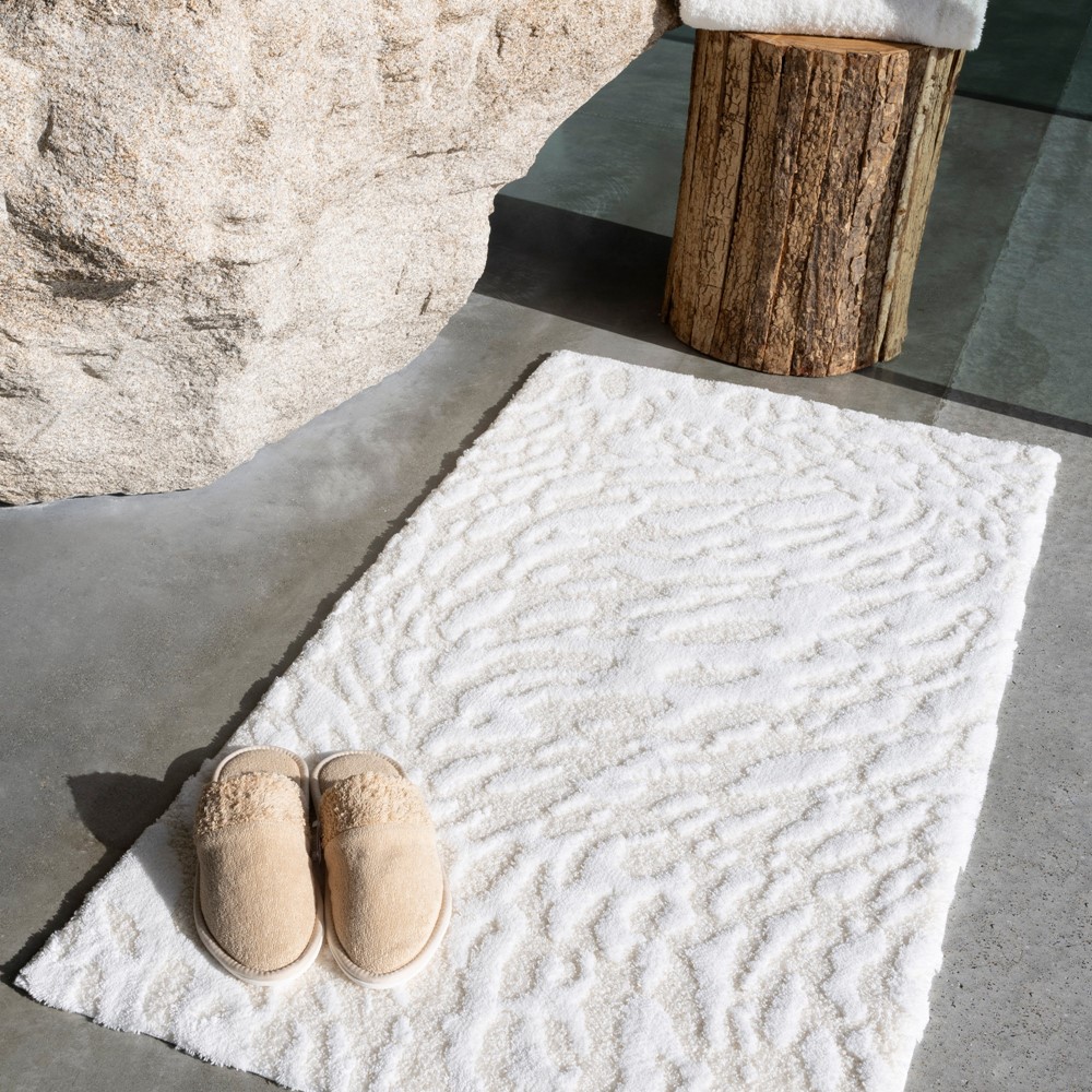 Flow Bath Mat 103 by Designer Abyss & Habidecor in Ivory White